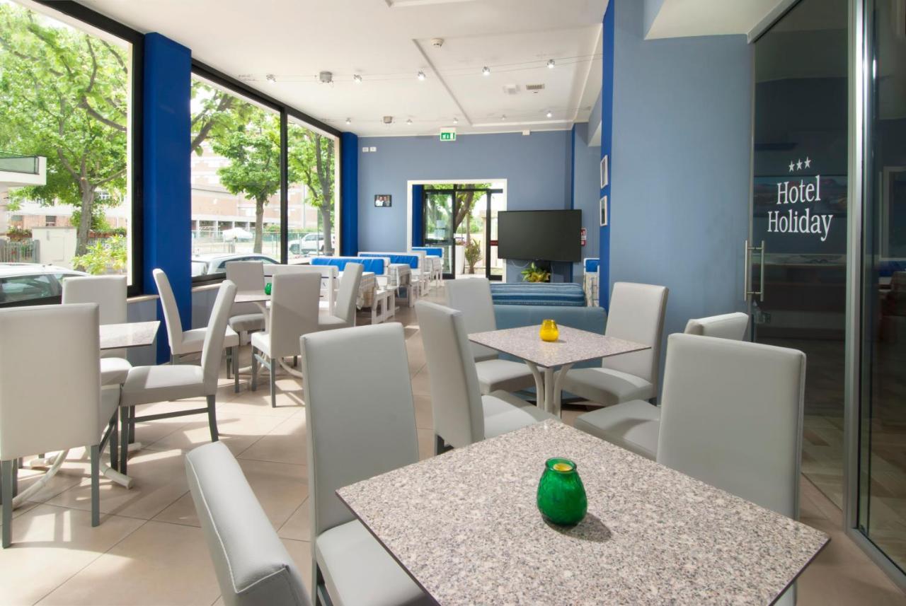 Hotel Holiday Sunshine Summer มิซาโน อาดรีอาติโก ภายนอก รูปภาพ