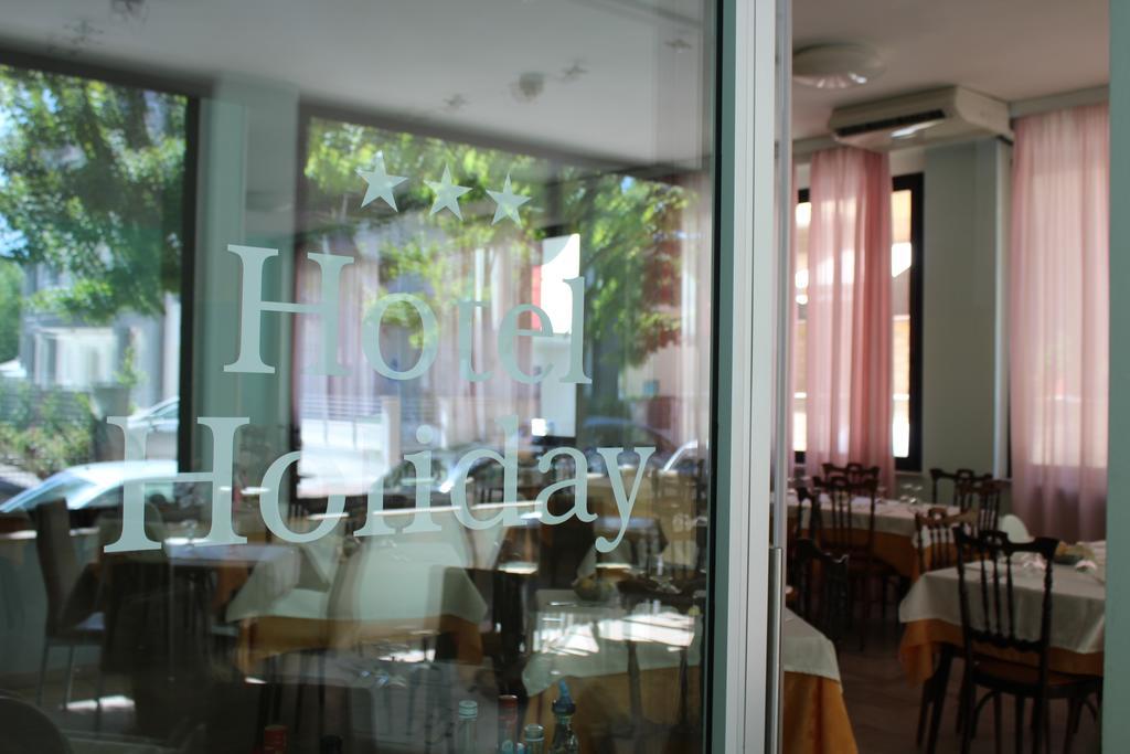 Hotel Holiday Sunshine Summer มิซาโน อาดรีอาติโก ภายนอก รูปภาพ