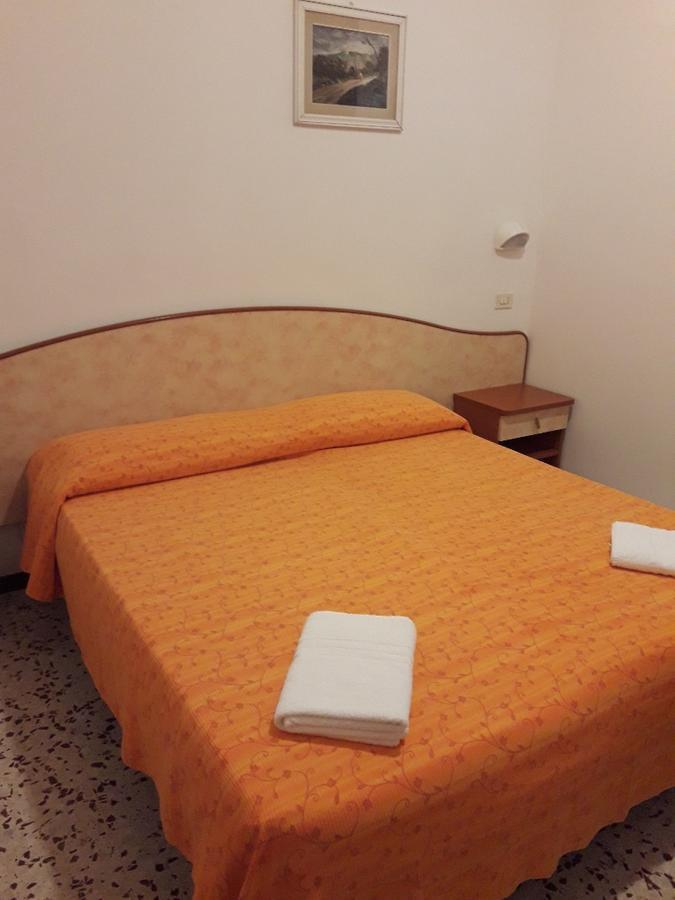 Hotel Holiday Sunshine Summer มิซาโน อาดรีอาติโก ภายนอก รูปภาพ